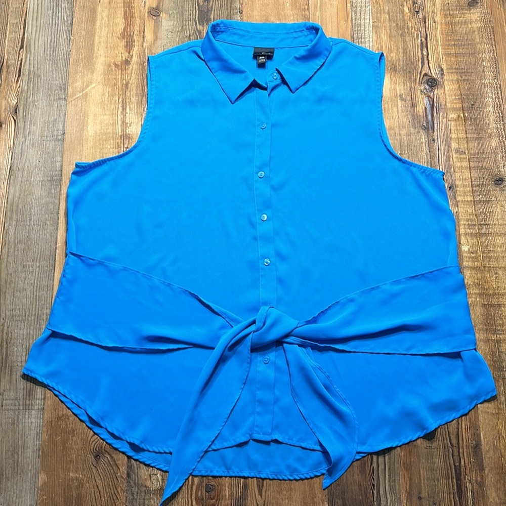Blue Worthington sheer sleeveless top